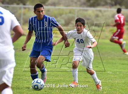 Thumbnail 1 in Bloomfield vs Lovington (Aztec Invitational) photogallery.