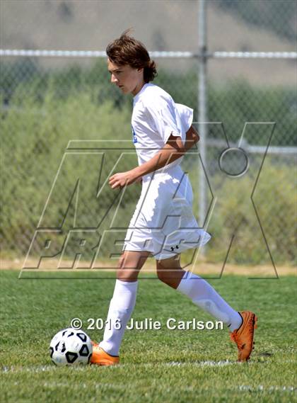 Thumbnail 1 in Bloomfield vs Lovington (Aztec Invitational) photogallery.