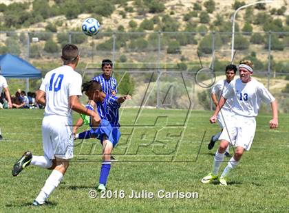Thumbnail 1 in Bloomfield vs Lovington (Aztec Invitational) photogallery.