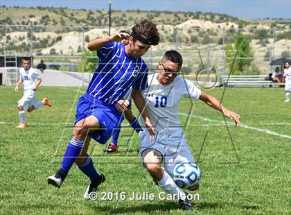 Thumbnail 3 in Bloomfield vs Lovington (Aztec Invitational) photogallery.