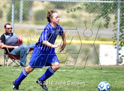 Thumbnail 3 in Bloomfield vs Lovington (Aztec Invitational) photogallery.
