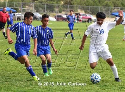 Thumbnail 1 in Bloomfield vs Lovington (Aztec Invitational) photogallery.
