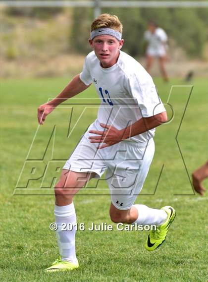 Thumbnail 3 in Bloomfield vs Lovington (Aztec Invitational) photogallery.