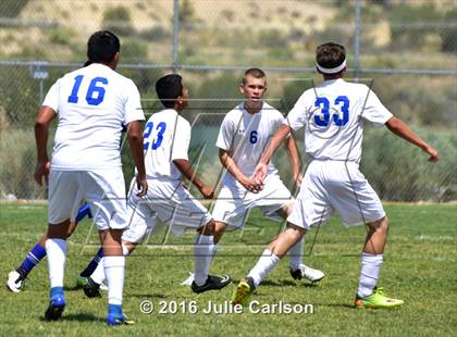 Thumbnail 2 in Bloomfield vs Lovington (Aztec Invitational) photogallery.