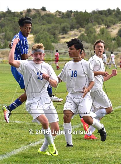 Thumbnail 1 in Bloomfield vs Lovington (Aztec Invitational) photogallery.