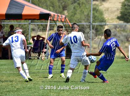 Thumbnail 1 in Bloomfield vs Lovington (Aztec Invitational) photogallery.