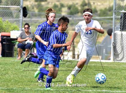 Thumbnail 1 in Bloomfield vs Lovington (Aztec Invitational) photogallery.