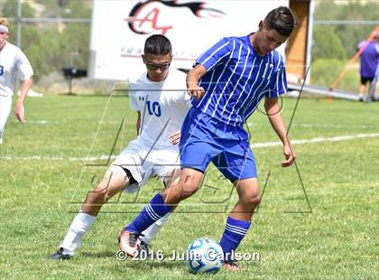 Thumbnail 2 in Bloomfield vs Lovington (Aztec Invitational) photogallery.