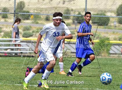 Thumbnail 1 in Bloomfield vs Lovington (Aztec Invitational) photogallery.