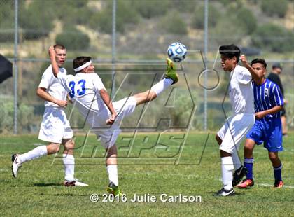 Thumbnail 3 in Bloomfield vs Lovington (Aztec Invitational) photogallery.