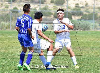 Thumbnail 3 in Bloomfield vs Lovington (Aztec Invitational) photogallery.