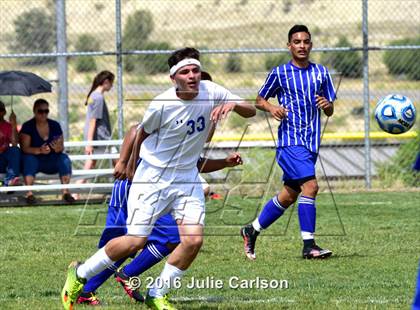 Thumbnail 3 in Bloomfield vs Lovington (Aztec Invitational) photogallery.