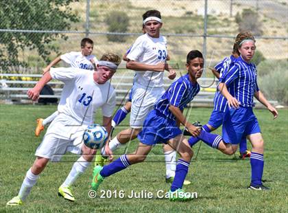 Thumbnail 1 in Bloomfield vs Lovington (Aztec Invitational) photogallery.
