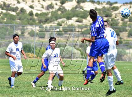 Thumbnail 2 in Bloomfield vs Lovington (Aztec Invitational) photogallery.