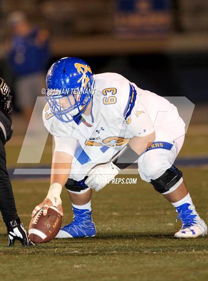 Thumbnail 1 in Servite vs. Bishop Amat photogallery.