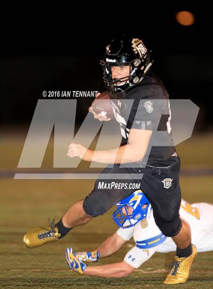 Thumbnail 1 in Servite vs. Bishop Amat photogallery.
