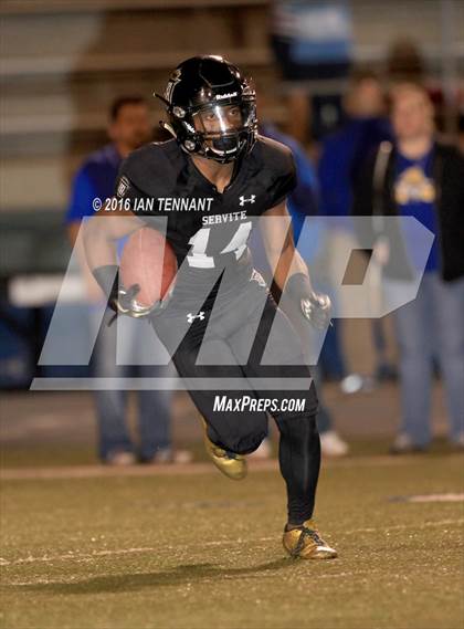 Thumbnail 2 in Servite vs. Bishop Amat photogallery.
