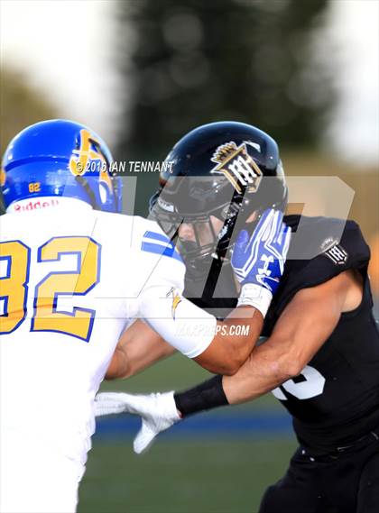 Thumbnail 2 in Servite vs. Bishop Amat photogallery.