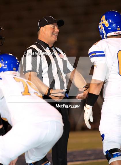 Thumbnail 2 in Servite vs. Bishop Amat photogallery.