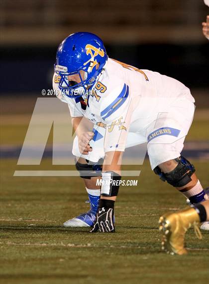 Thumbnail 2 in Servite vs. Bishop Amat photogallery.