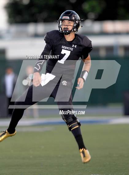 Thumbnail 3 in Servite vs. Bishop Amat photogallery.