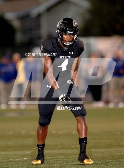 Thumbnail 3 in Servite vs. Bishop Amat photogallery.