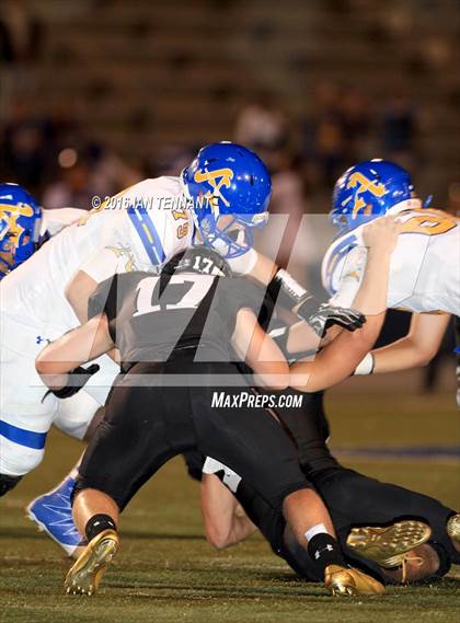 Thumbnail 3 in Servite vs. Bishop Amat photogallery.