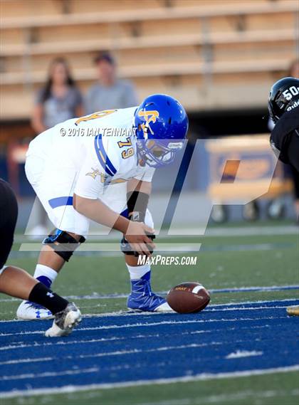 Thumbnail 3 in Servite vs. Bishop Amat photogallery.