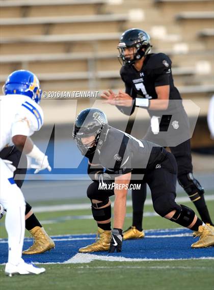Thumbnail 3 in Servite vs. Bishop Amat photogallery.