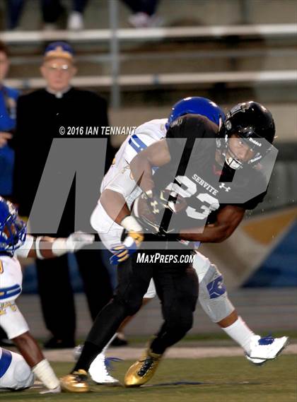 Thumbnail 2 in Servite vs. Bishop Amat photogallery.
