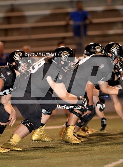 Thumbnail 2 in Servite vs. Bishop Amat photogallery.