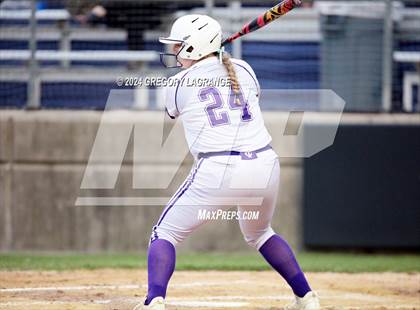 Thumbnail 1 in Weatherford vs Timber Creek (UIL 6A Softball Area Game 1) photogallery.