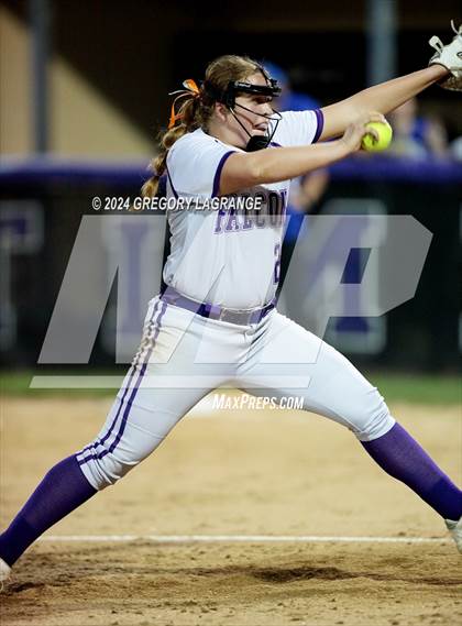 Thumbnail 2 in Weatherford vs Timber Creek (UIL 6A Softball Area Game 1) photogallery.