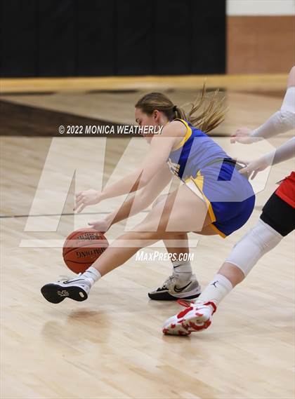 Thumbnail 1 in Jim Ned vs. Brock (UIL 3A Regional Quarter Final) photogallery.