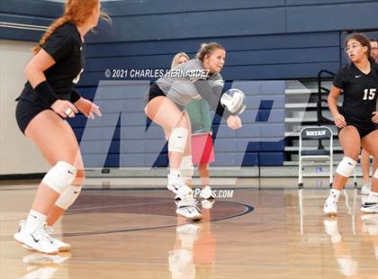 Thumbnail 1 in Huntsville vs. McCallum (BCS Classic) photogallery.