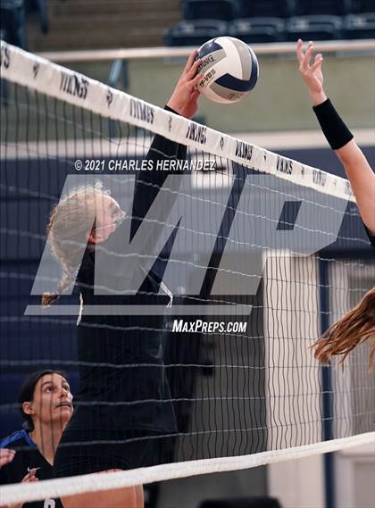 Thumbnail 1 in Huntsville vs. McCallum (BCS Classic) photogallery.