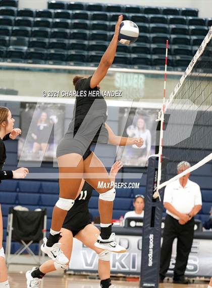 Thumbnail 2 in Huntsville vs. McCallum (BCS Classic) photogallery.
