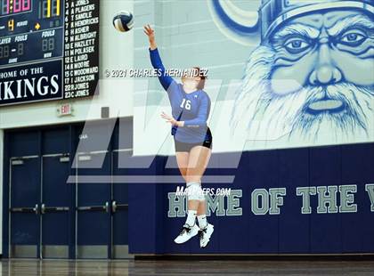 Thumbnail 1 in Huntsville vs. McCallum (BCS Classic) photogallery.