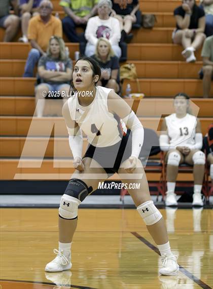 Thumbnail 3 in Grand Saline vs Terrell photogallery.