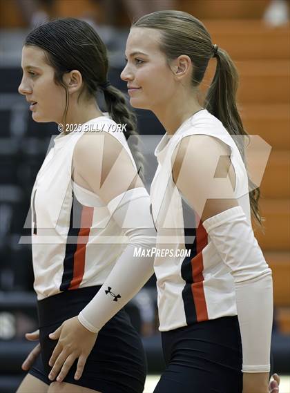 Thumbnail 3 in Grand Saline vs Terrell photogallery.