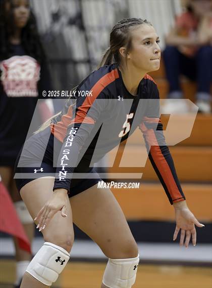 Thumbnail 3 in Grand Saline vs Terrell photogallery.