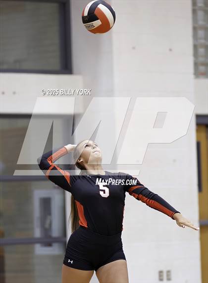 Thumbnail 3 in Grand Saline vs Terrell photogallery.