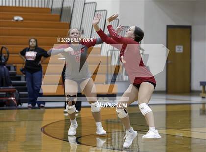 Thumbnail 1 in Grand Saline vs Terrell photogallery.