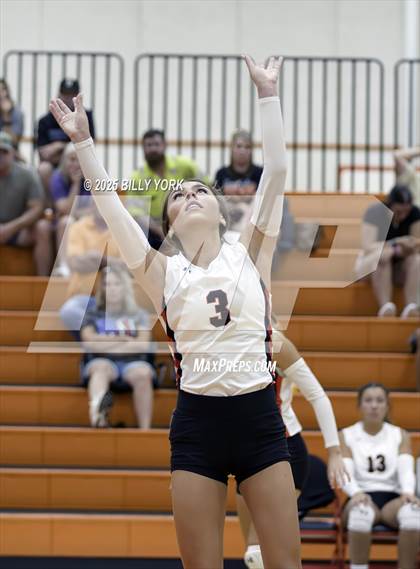 Thumbnail 1 in Grand Saline vs Terrell photogallery.