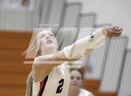 Thumbnail 3 in Grand Saline vs Terrell photogallery.
