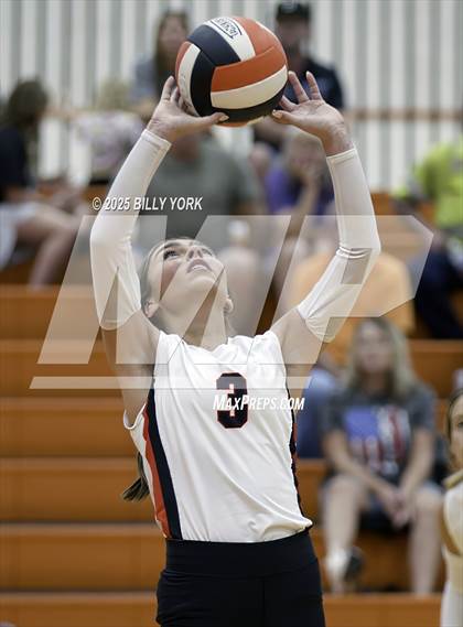 Thumbnail 3 in Grand Saline vs Terrell photogallery.