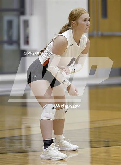 Thumbnail 2 in Grand Saline vs Terrell photogallery.