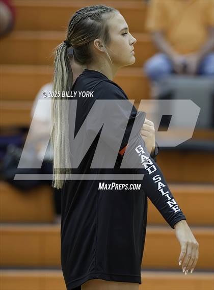 Thumbnail 1 in Grand Saline vs Terrell photogallery.