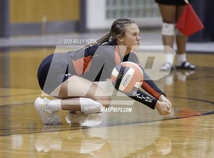 Thumbnail 3 in Grand Saline vs Terrell photogallery.