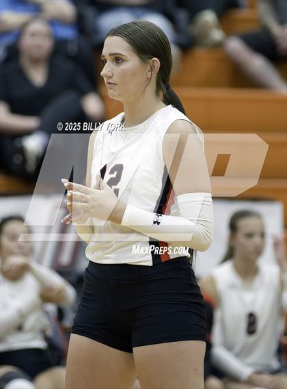 Thumbnail 3 in Grand Saline vs Terrell photogallery.